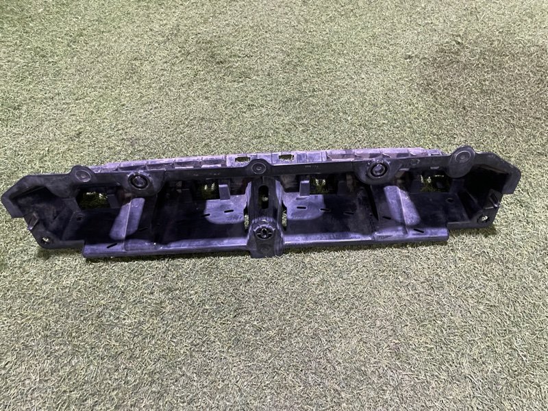 Кронштейн заднего бампера