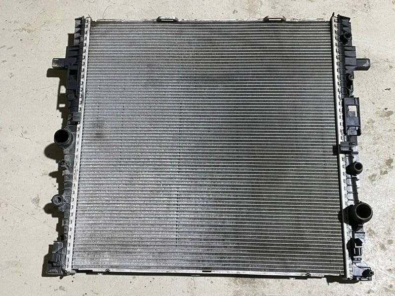 Радиатор охлаждения двигателя основной