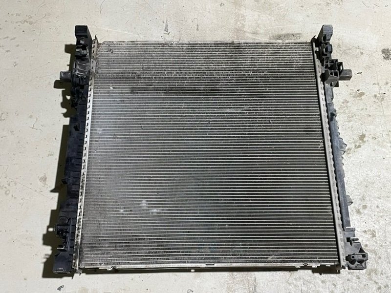 Радиатор охлаждения двигателя основной