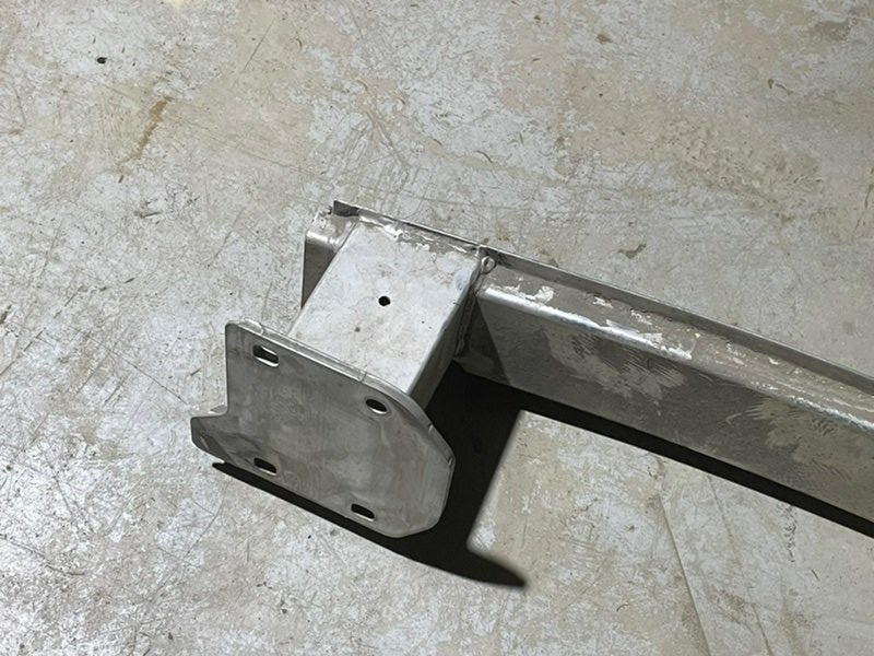 Усилитель заднего бампера