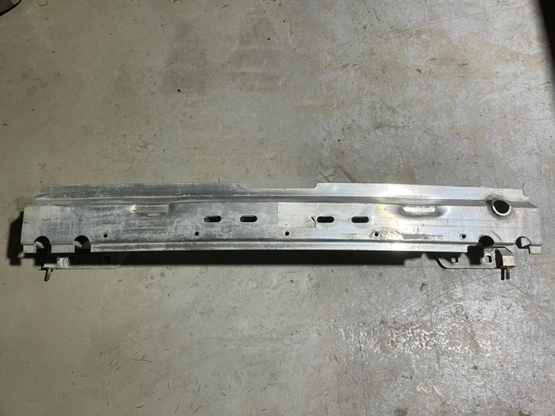 Усилитель заднего бампера