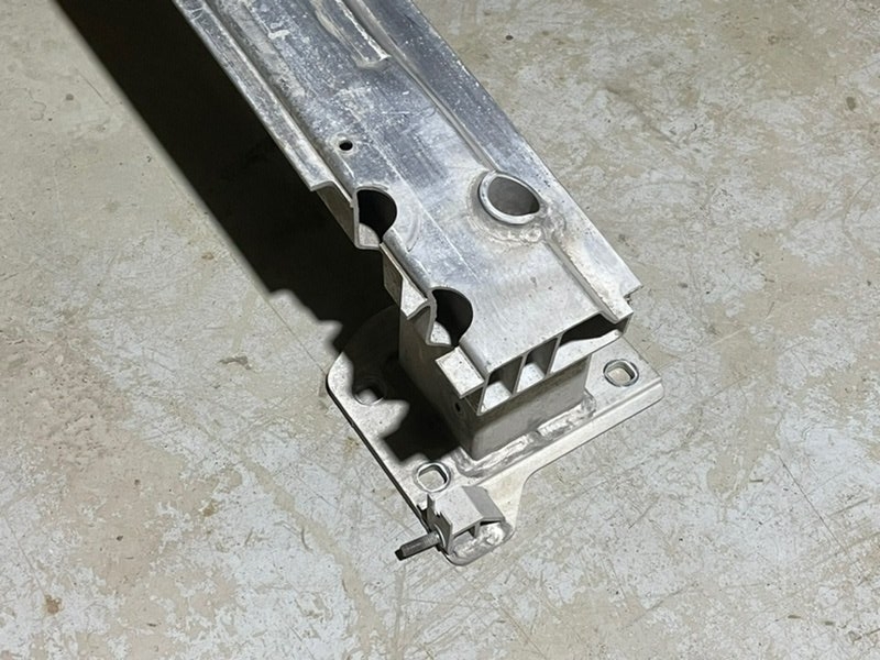 Усилитель заднего бампера