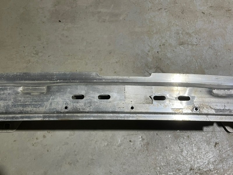 Усилитель заднего бампера