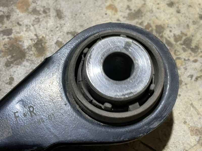 Рычаг задний правый