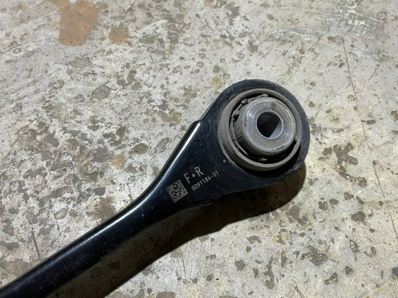 Рычаг задний правый