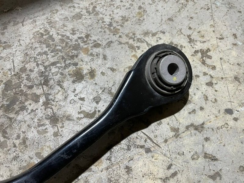 Рычаг задний левый