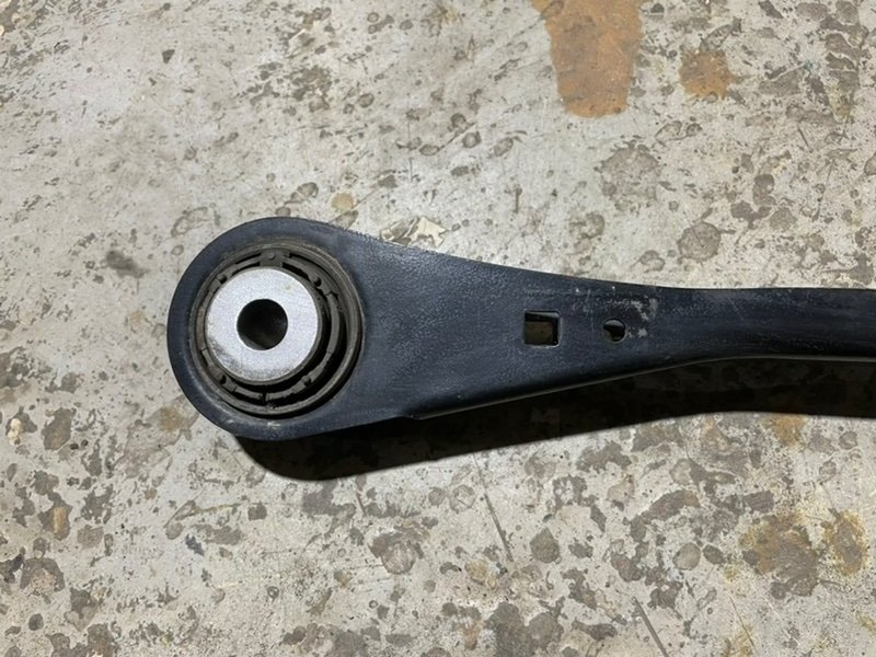 Рычаг задний