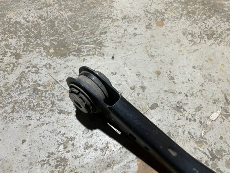 Рычаг задний