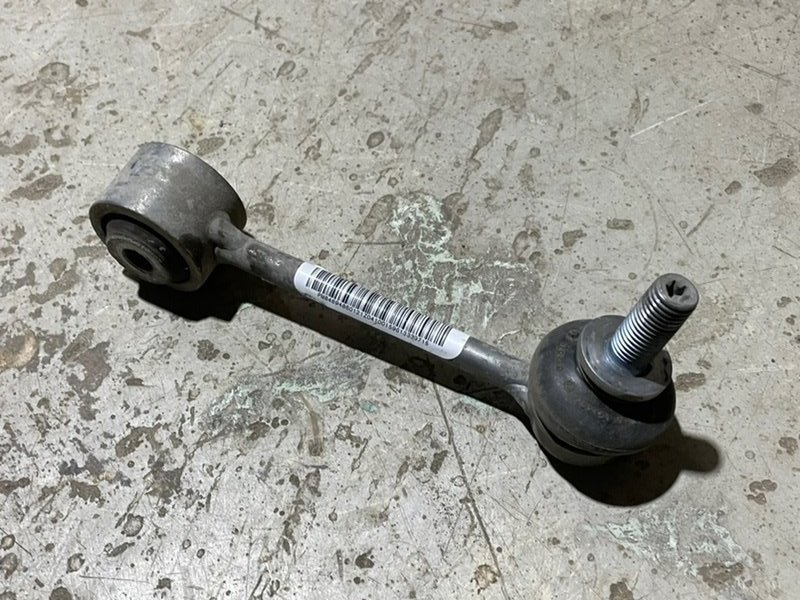 Стойка заднего стабилизатора