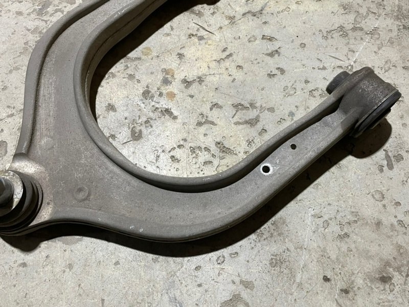 Рычаг передний правый