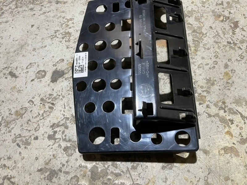 Кронштейн крепления торпедо