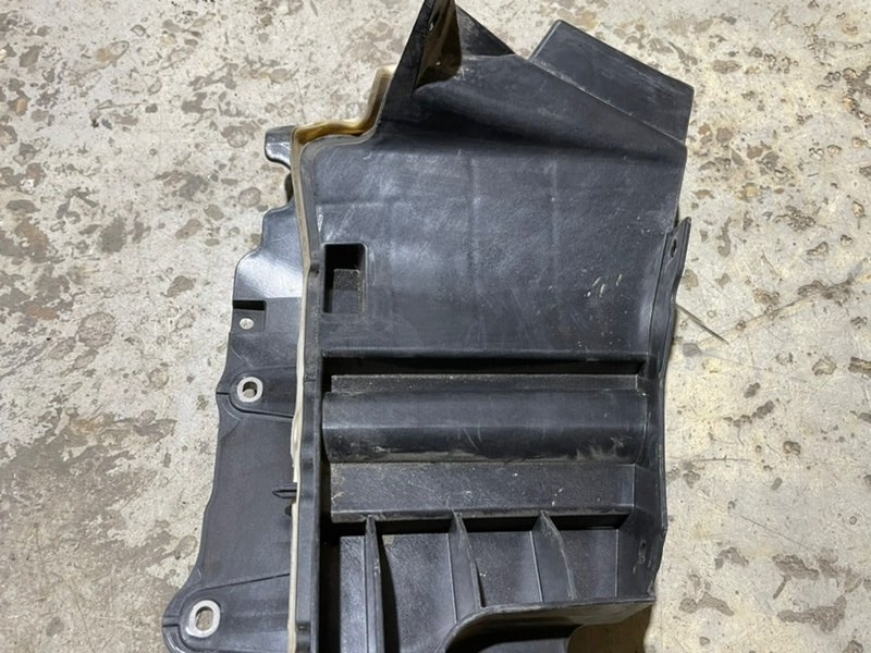 Пepeгopoдкa моторного oтсeка