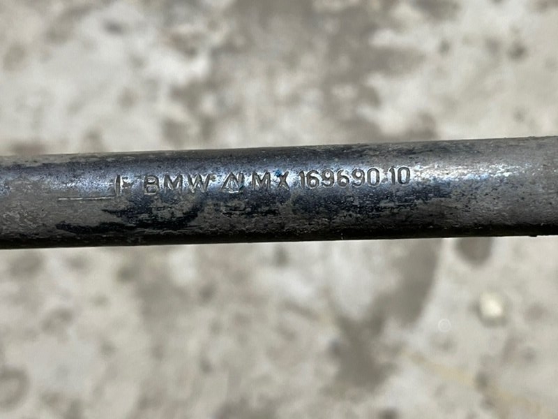 Стойка переднего стабилизатора левая