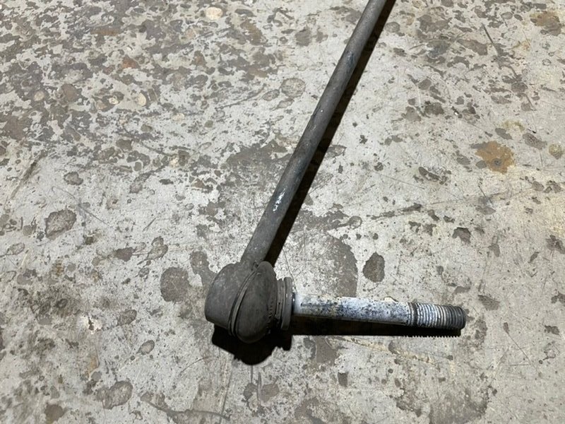 Стойка переднего стабилизатора левая