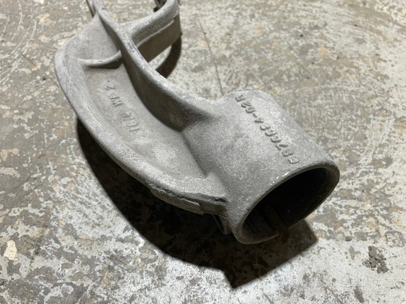 Кронштейн амортизатора правый