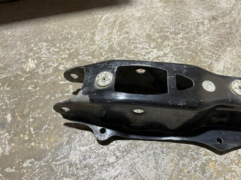 Рычаг задний правый