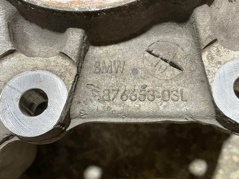 Кулак поворотный задний левый