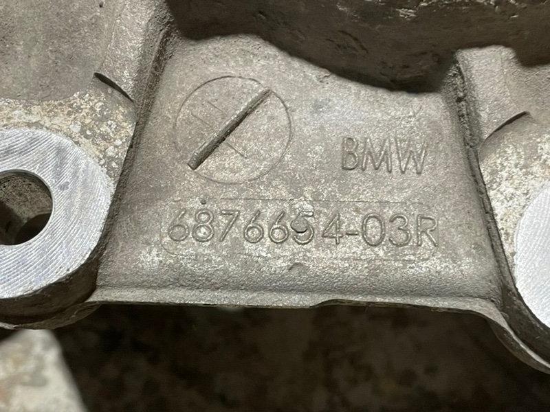 Кулак поворотный задний правый