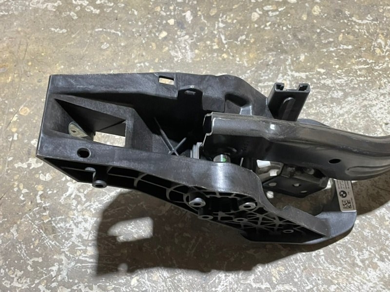 Педаль тормоза