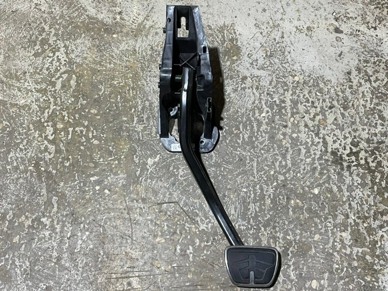 Педаль тормоза