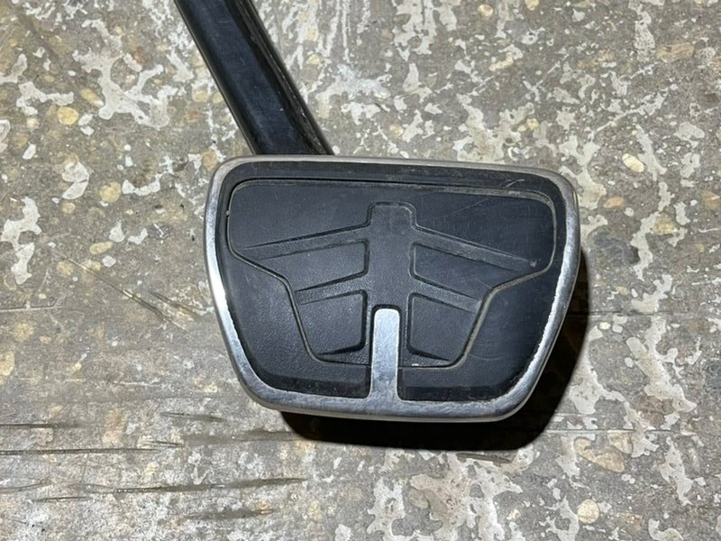 Педаль тормоза