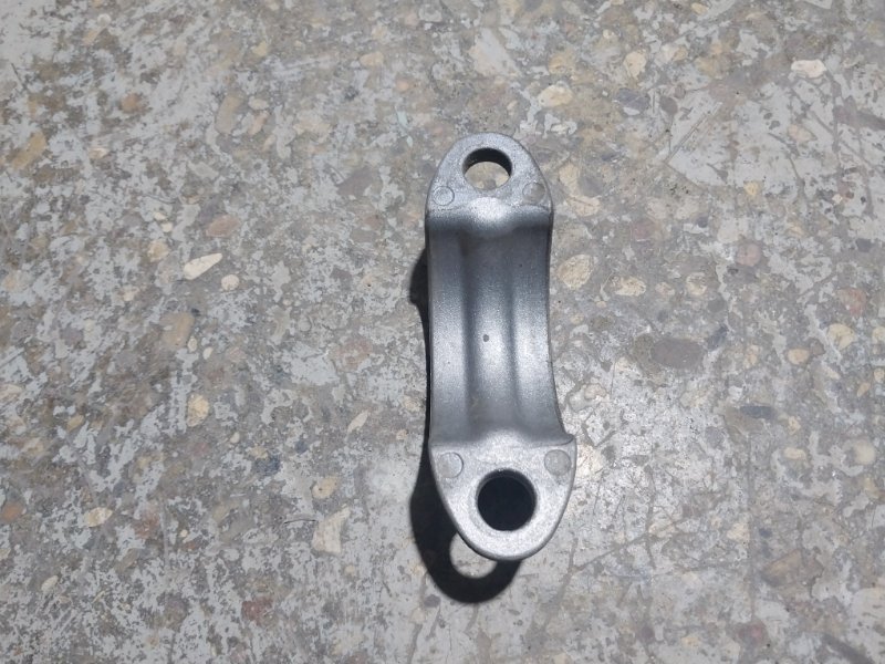 Кронштейн усилителя переднего бампера