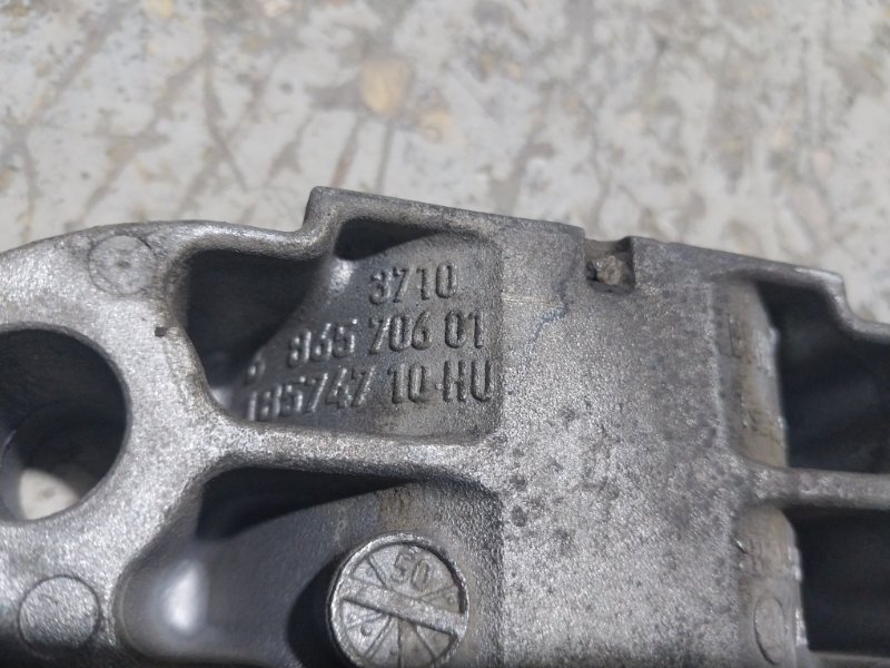 Кронштейн стойки переднего стабилизатора