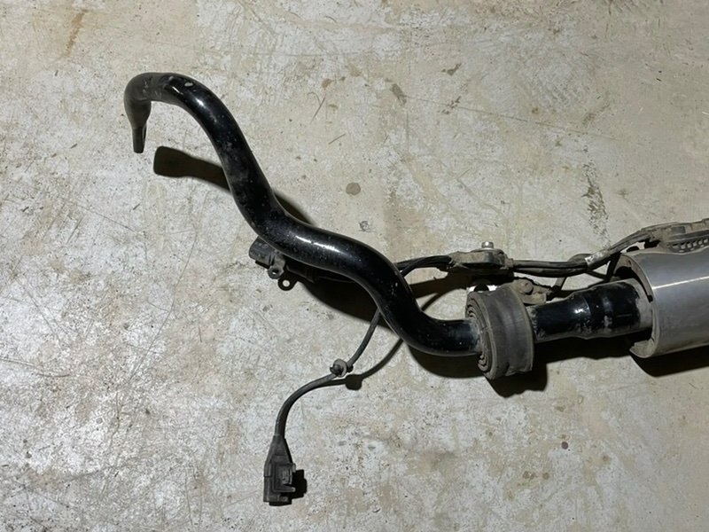 Стабилизатор передний