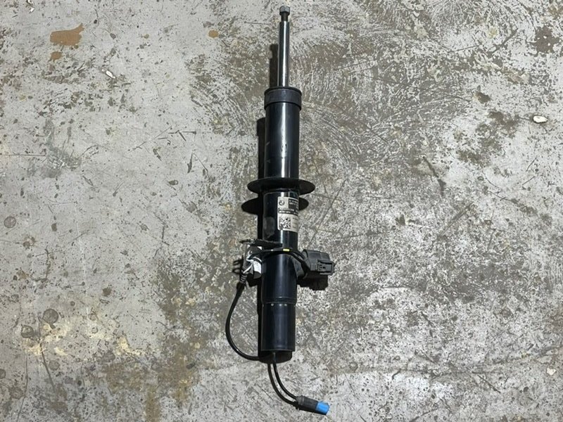 Амортизатор передний правый