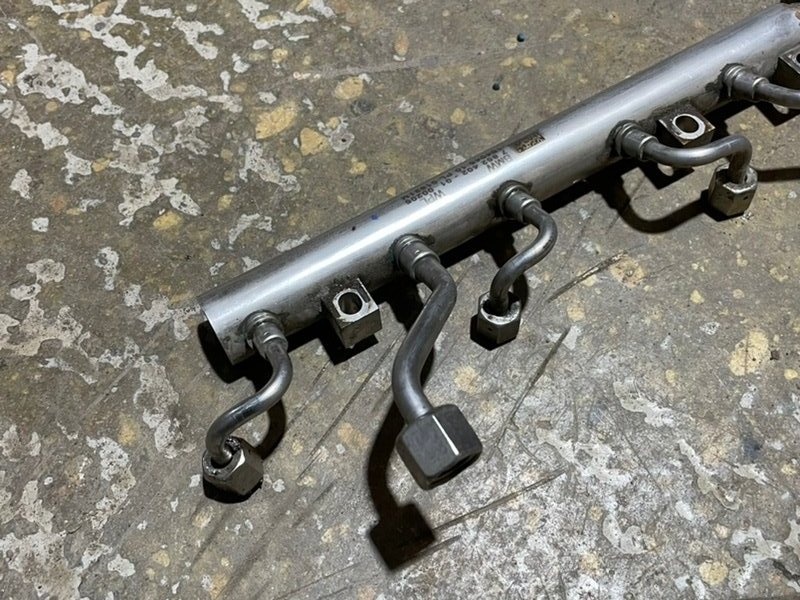 Рейка топливная (рампа)