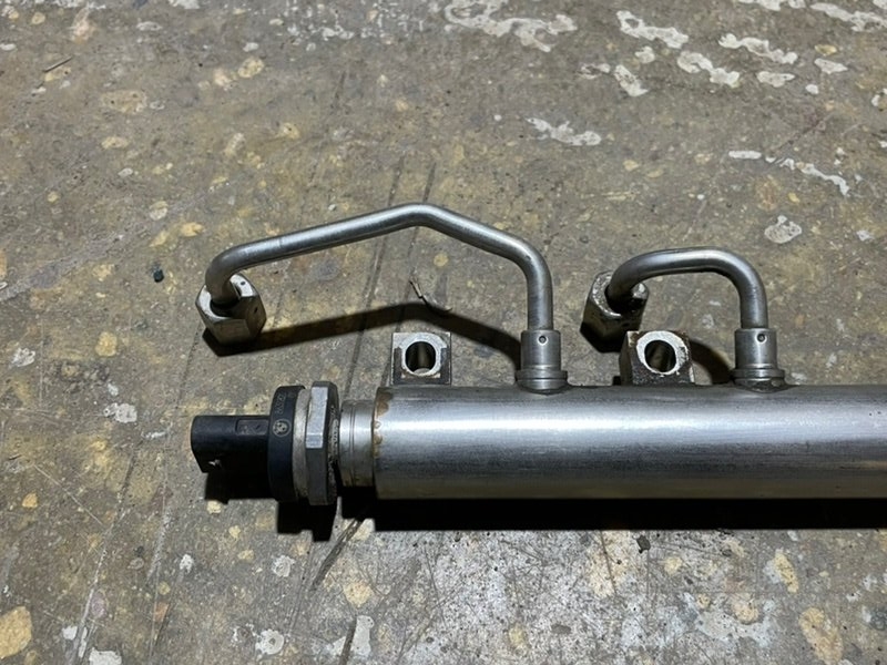 Рейка топливная (рампа)