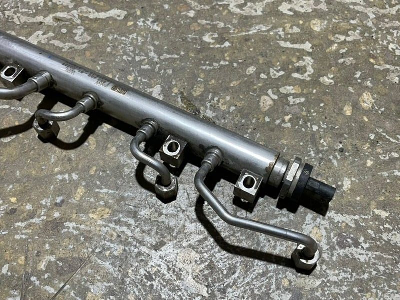 Рейка топливная (рампа)