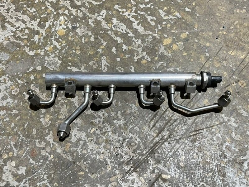 Рейка топливная (рампа)