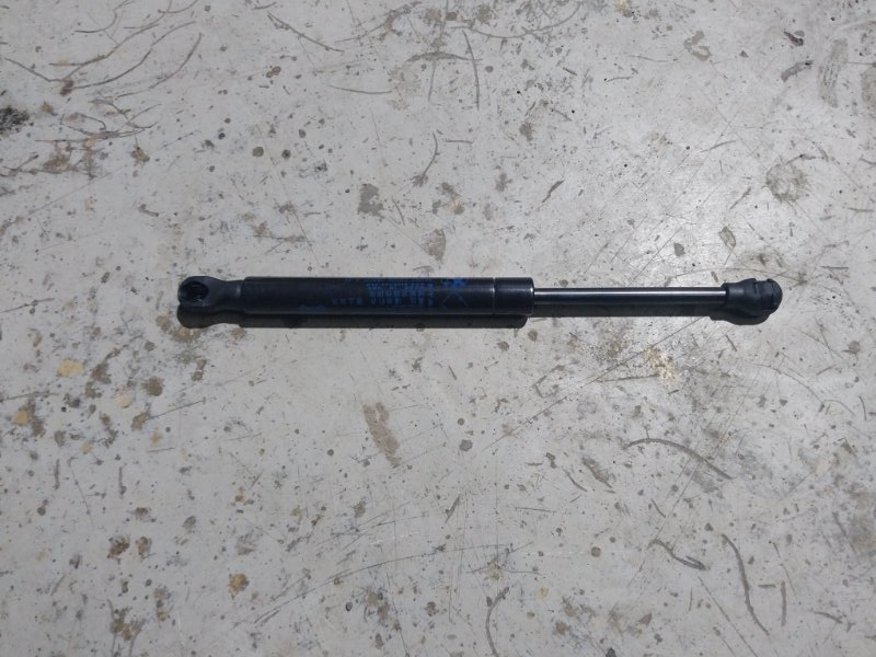 Амортизатор двери багажника