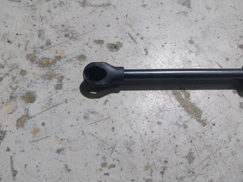 Амортизатор двери багажника