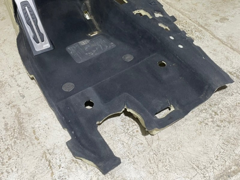 Покрытие напольное (ковролин)