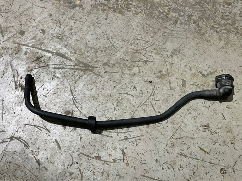 Трубка системы охлаждения