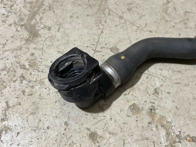 Трубка системы охлаждения