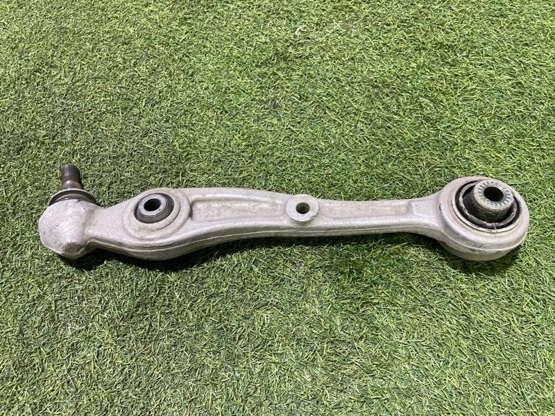 Рычаг передний правый