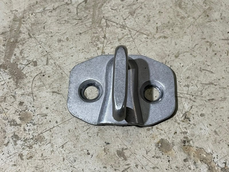 Ответная часть замка двери