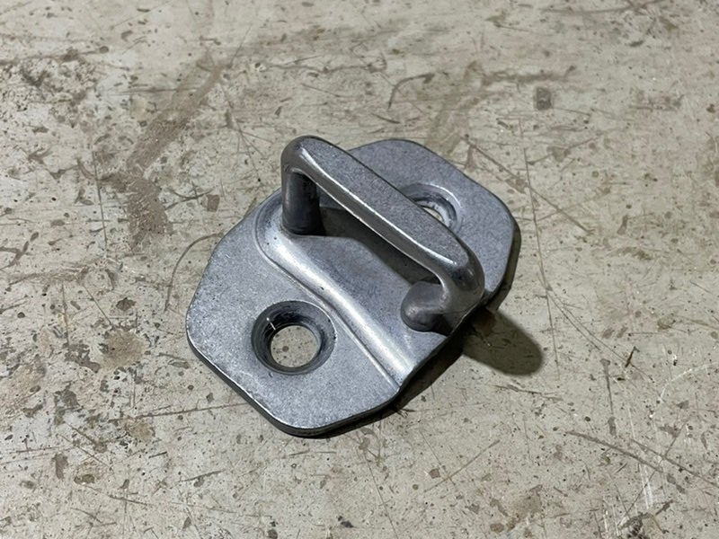 Ответная часть замка двери