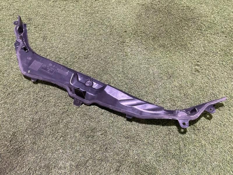 Накладка на капот