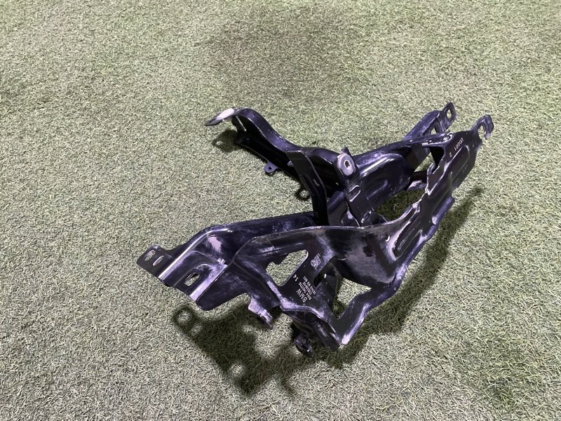 Кронштейн крепления фары