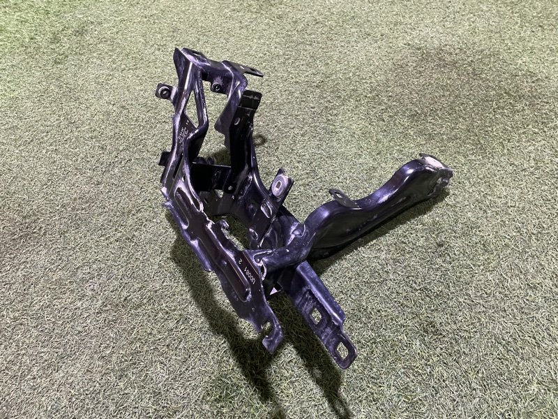 Кронштейн крепления фары