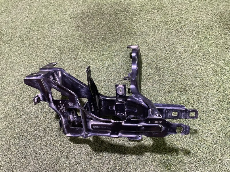 Кронштейн крепления фары