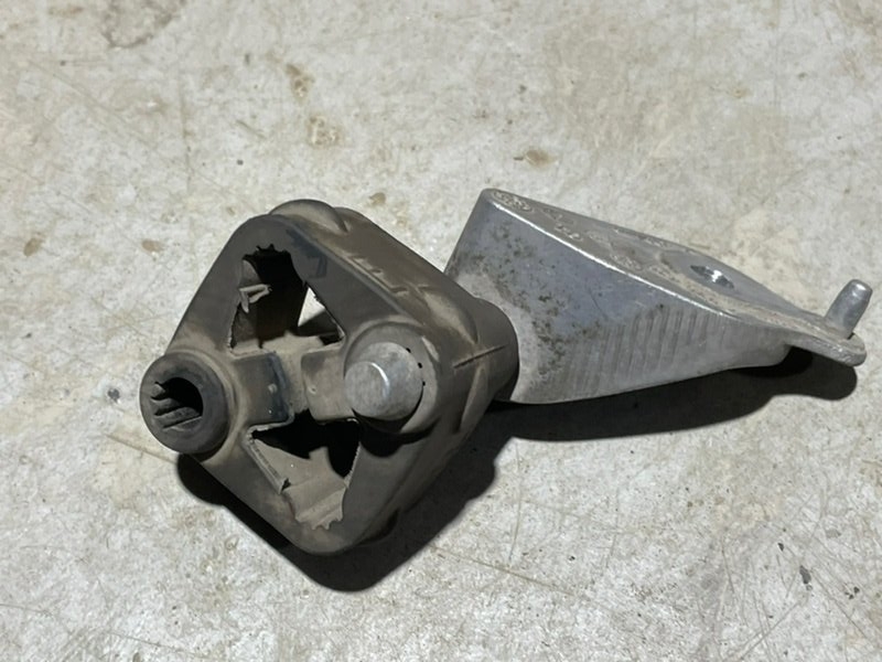 Кронштейн глушителя