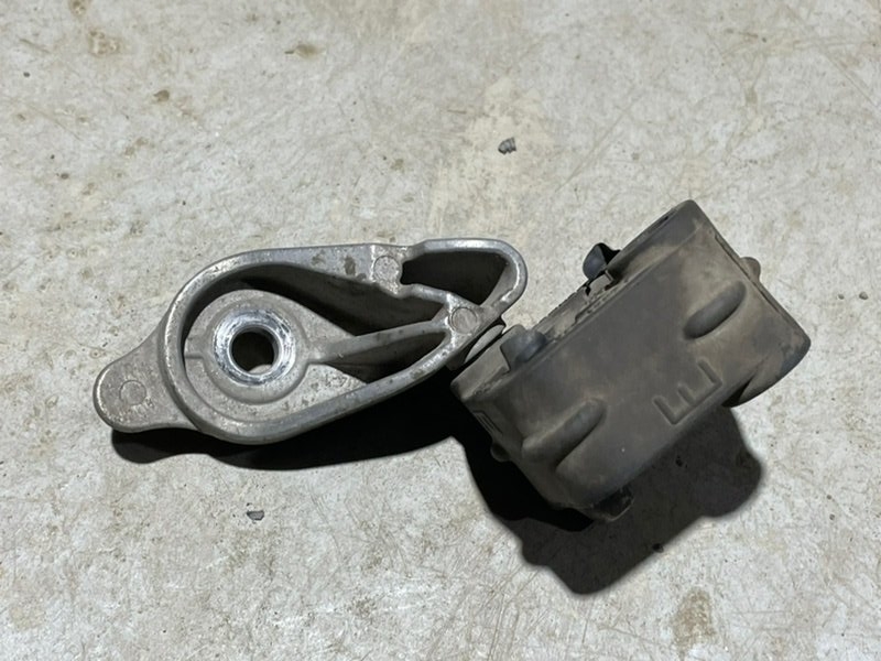 Кронштейн глушителя