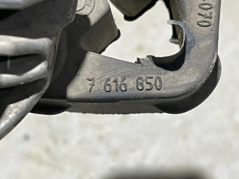 Кронштейн глушителя