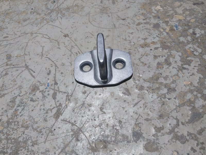 Ответная часть замка двери