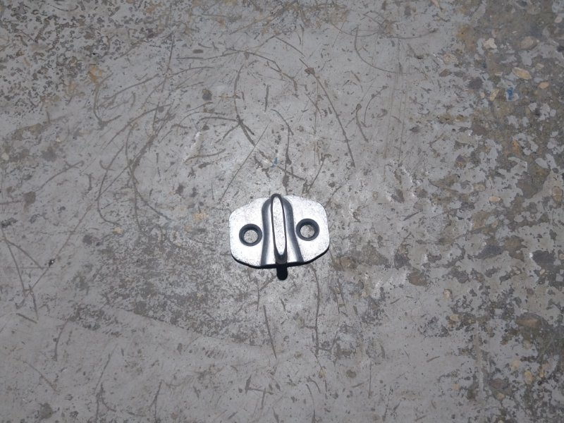 Ответная часть замка двери